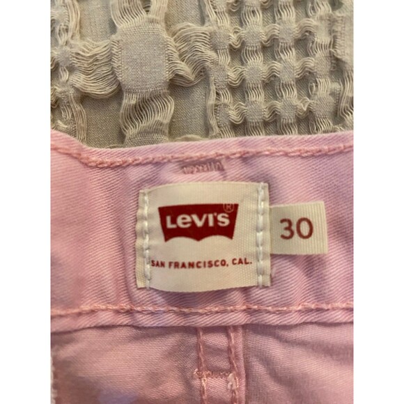 Levi’s Womens Shorts Size 30 Waist ? size 12 Pink Casual Sporty Cuffed Vacation - Picture 4 of 7